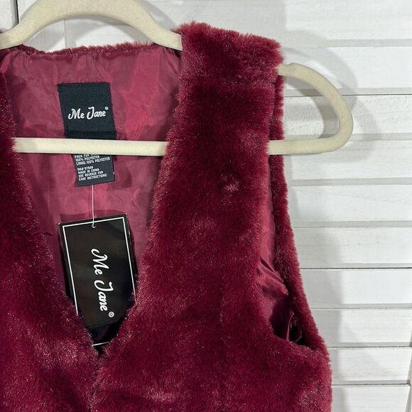 Me Jane Red Faux Fur Vest - Picture 9 of 11